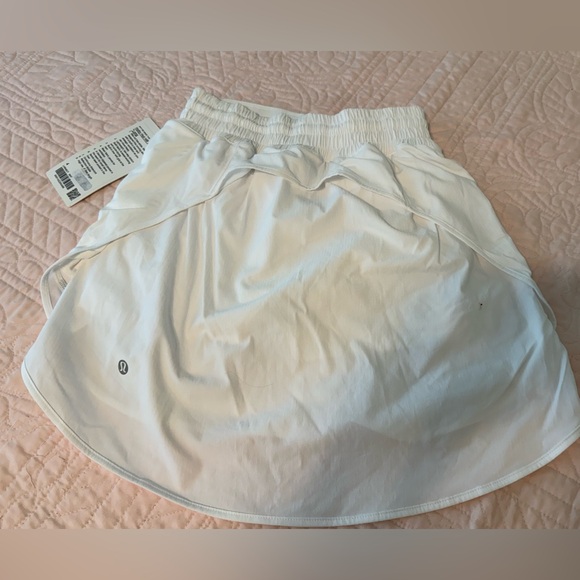 NWOT Lululemon Hotty Hot White Skirt - Picture 2 of 8